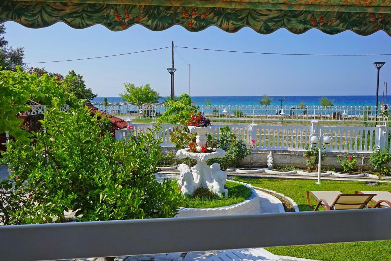 Villa Fofo - Beautiful Sea Front Villa With 650M2 Garden Nea Kallikrateia Exterior photo